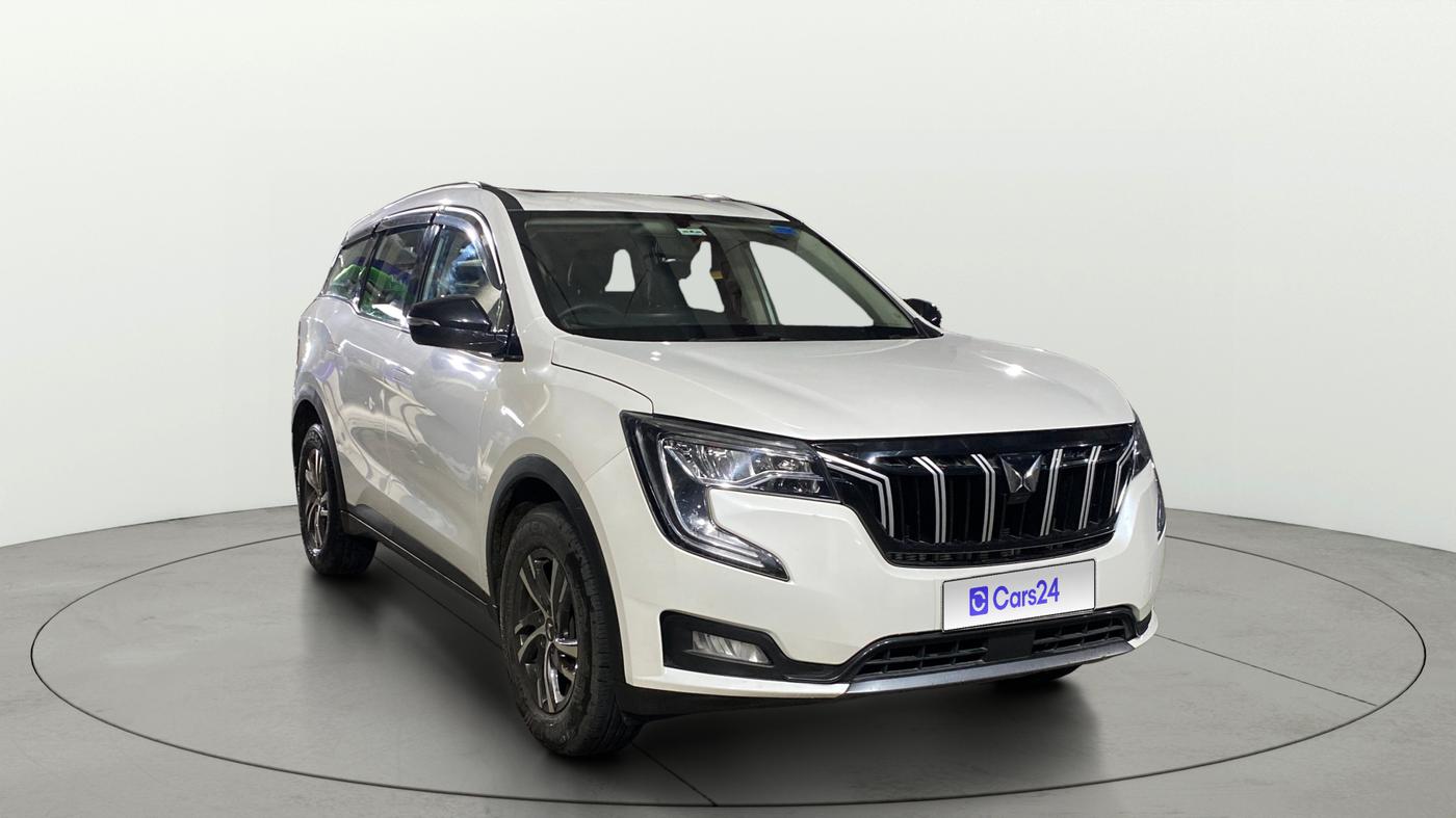 2022 Mahindra XUV700 AX 5 P MT 7 STR (E), Petrol, Manual, 14,076 km, SRP
