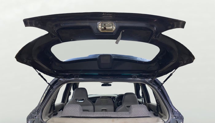 2016 Mahindra Kuv100 K4 PLUS D 6 STR, Diesel, Manual, 53,216 km, Boot Door Open