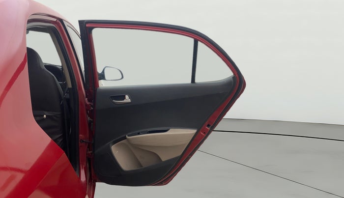 2015 Hyundai Xcent SX 1.2, Petrol, Manual, 1,14,980 km, RHS Rear Door