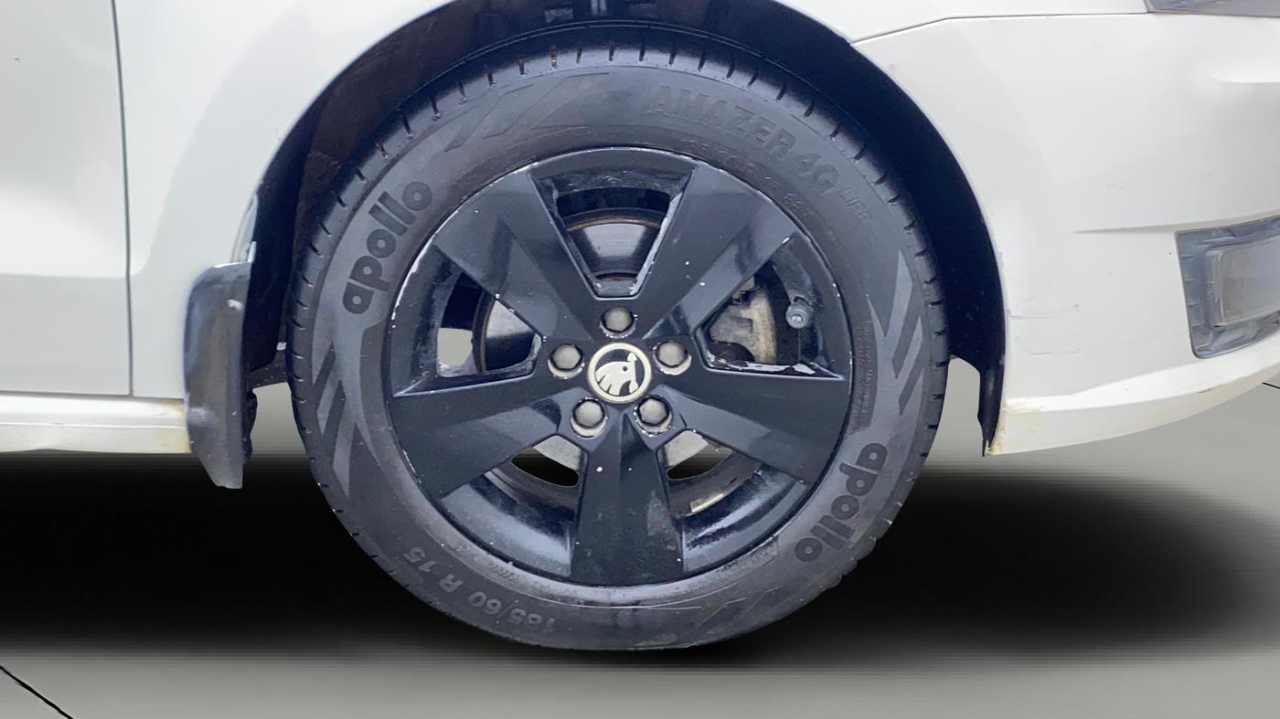 2020 Skoda Rapid AMBITION AT TSI, Petrol, Automatic, 1,16,716 km, Right Front Wheel