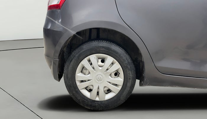 2017 Maruti Swift LXI (O), Petrol, Manual, 54,121 km, Right Rear Wheel