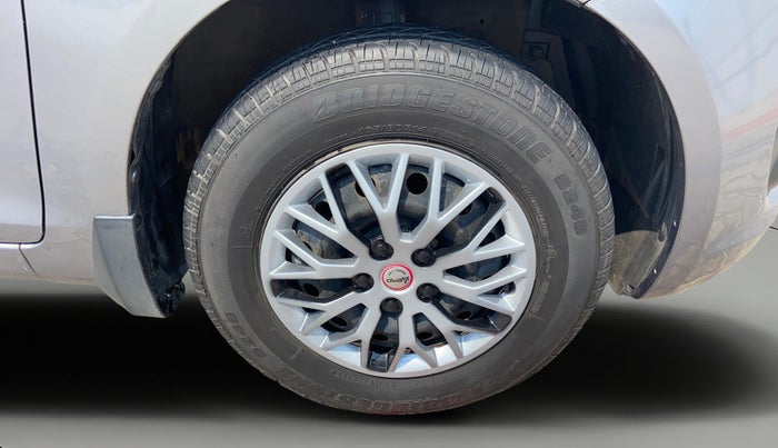 2014 Maruti Swift VXI, Petrol, Manual, 51,772 km, Right Front Wheel