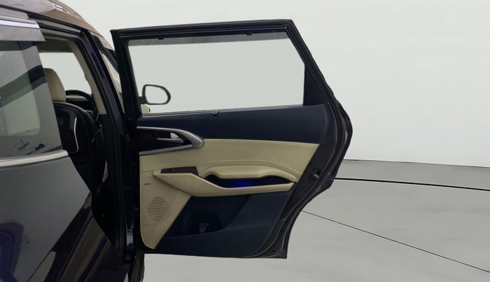 2022 KIA CARENS LUXURY PLUS 1.5 DIESEL AT 7 STR, Diesel, Automatic, 83,166 km, RHS Rear Door