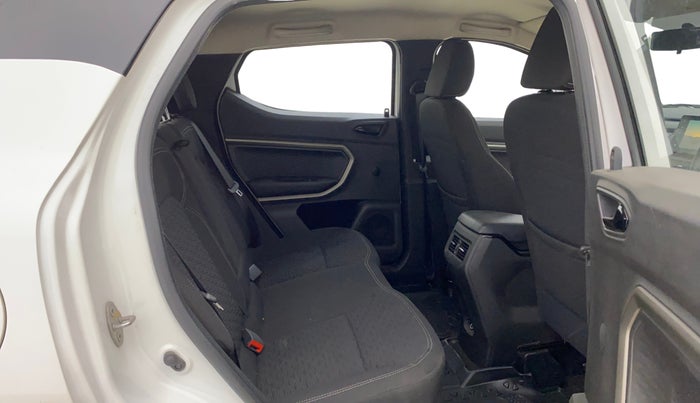 2022 Renault Kiger RXZ TURBO CVT, Petrol, Automatic, 10,345 km, Right Side Rear Door Cabin