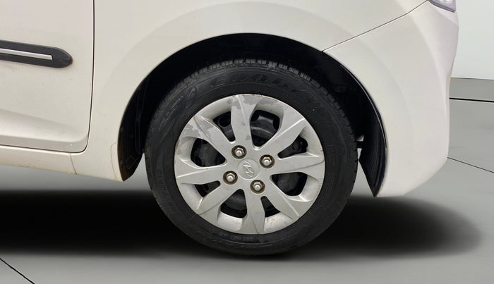 2018 Hyundai Eon SPORTZ, Petrol, Manual, 22,380 km, Right Front Wheel