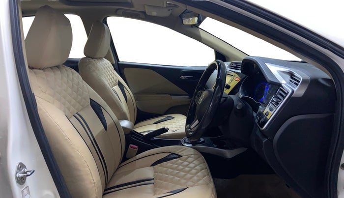 2015 Honda City 1.5L I-DTEC VX, Diesel, Manual, 1,36,317 km, Right Side Front Door Cabin