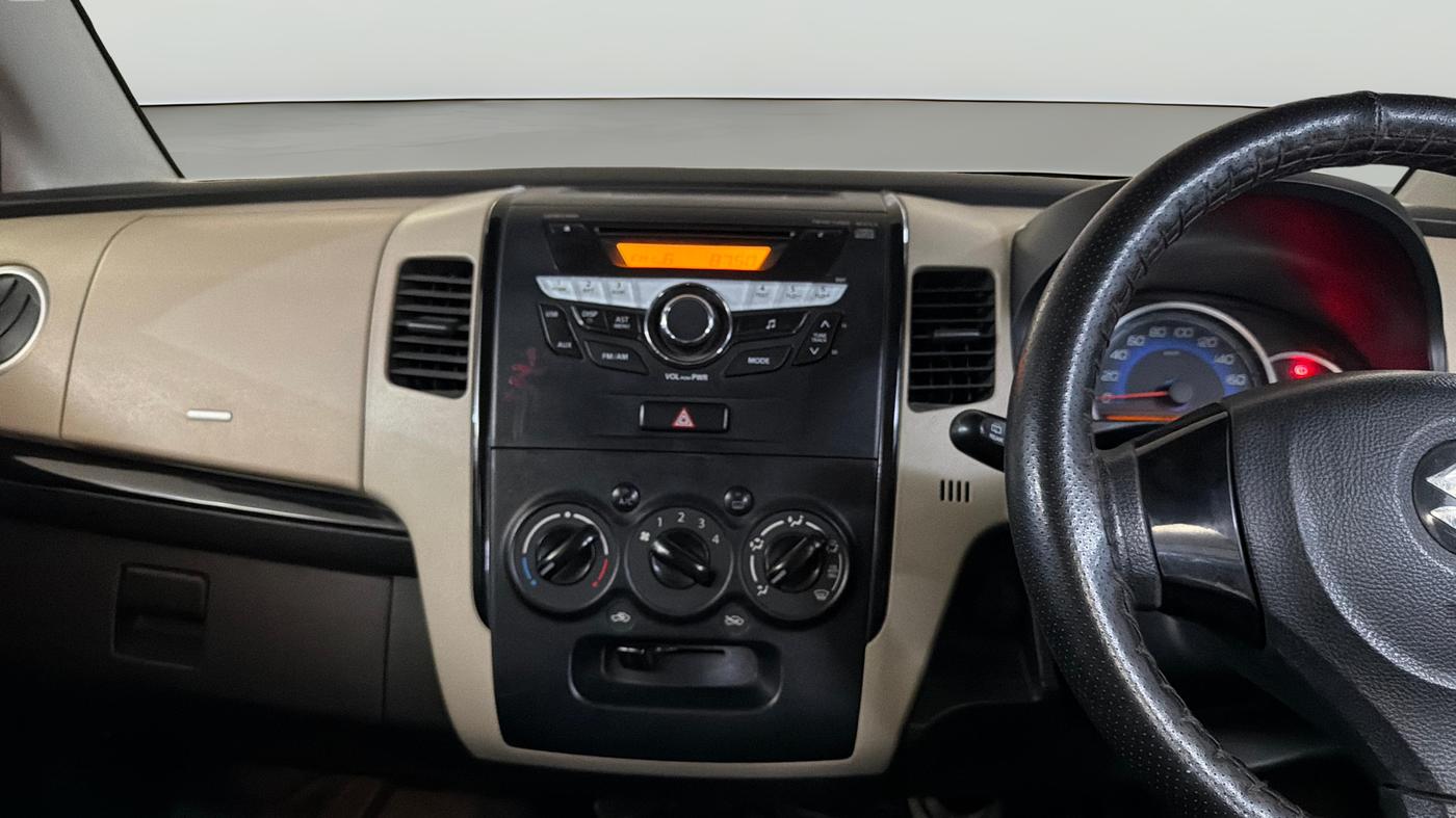 2017 Maruti Wagon R 1.0 VXI (O) AMT, Petrol, Automatic, 36,196 km, Air Conditioner