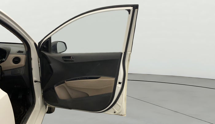 2015 Hyundai Xcent BASE 1.2, Petrol, Manual, 53,576 km, RHS Front Door