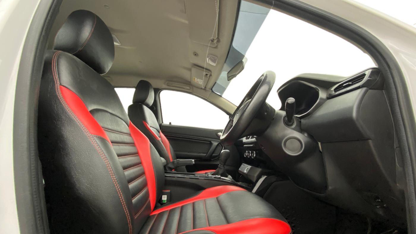 2022 Renault Kiger RXZ AMT, Petrol, Automatic, 35,449 km, Right Side Front Door Cabin