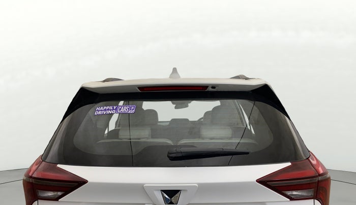 2021 Mahindra XUV700 AX 7 P AT 7 STR, Petrol, Automatic, 60,237 km, Rear Windshield