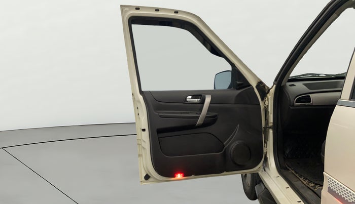 2019 Tata Safari Storme 2.2 EX 4X2, Diesel, Manual, 1,39,127 km, LHS Front Door