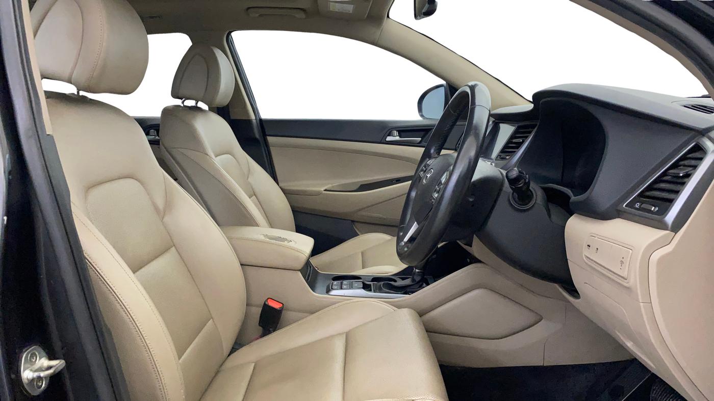 2019 Hyundai Tucson GLS 2WD AT PETROL, Petrol, Automatic, 94,340 km, Right Side Front Door Cabin