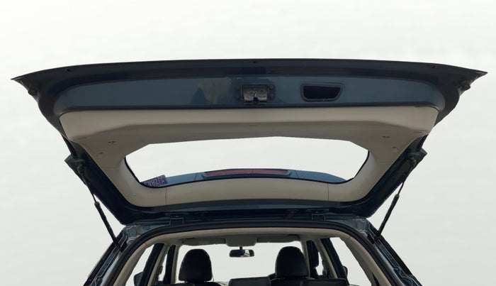 2019 Mahindra XUV300 W6 1.2 PETROL, Petrol, Manual, 72,860 km, Boot Door Open