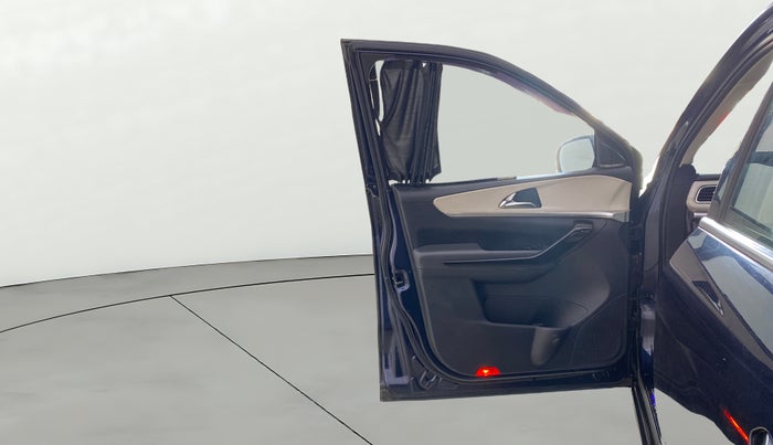 2022 Mahindra XUV700 AX 7 LUXURY D MT 7 STR, Diesel, Manual, 39,656 km, LHS Front Door