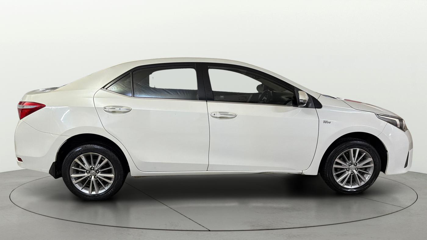 2015 Toyota Corolla Altis VL CVT PETROL, Petrol, Automatic, 1,06,107 km, Right Side View