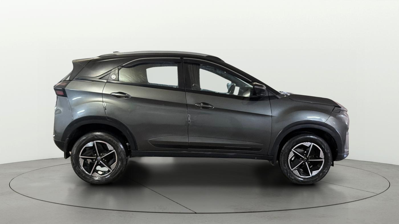 2023 Tata NEXON FEARLESS + SUNROOF DCA DUAL TONE 1.2 PETROL, Petrol, Automatic, 62,802 km, Right Side View