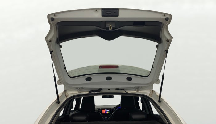 2022 Maruti Baleno ZETA PETROL 1.2, Petrol, Manual, 31,568 km, Boot Door Open