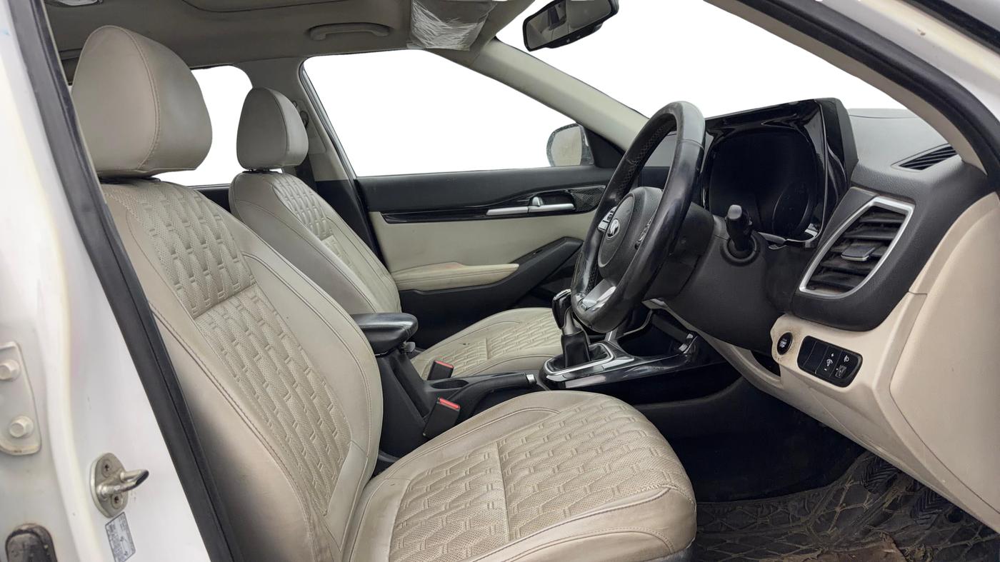 2020 KIA SELTOS HTX 1.5 PETROL, Petrol, Manual, 1,10,792 km, Right Side Front Door Cabin