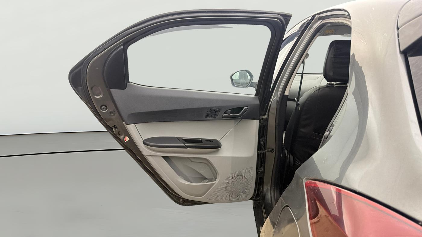 2021 Tata Tiago XZ PETROL, Petrol, Manual, 1,00,522 km, LHS Rear Door