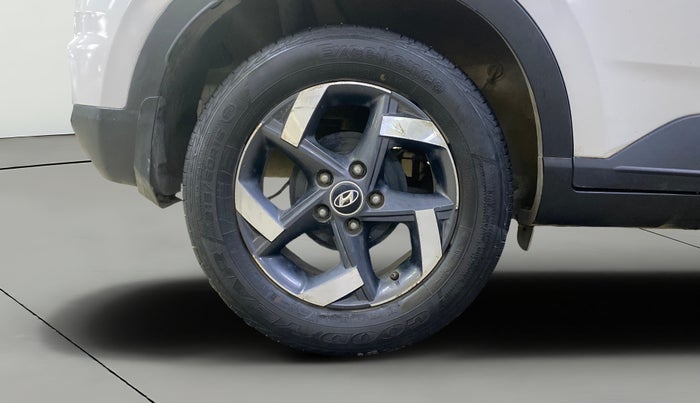 2020 Hyundai VENUE SX 1.5 CRDI, Diesel, Manual, 91,838 km, Right Rear Wheel