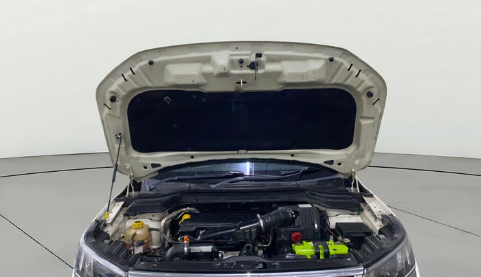 2022 Mahindra XUV300 W8 1.2 PETROL, Petrol, Manual, 48,228 km, Open Bonet