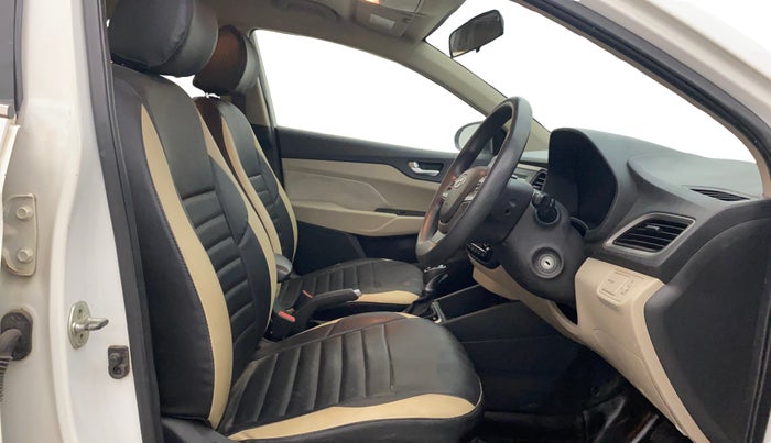 2018 Hyundai Verna 1.6 EX VTVT AT, Petrol, Automatic, 87,019 km, Right Side Front Door Cabin