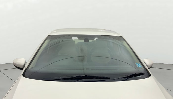 2017 Volkswagen Ameo HIGHLINE1.2L, Petrol, Manual, 1,02,380 km, Front Windshield