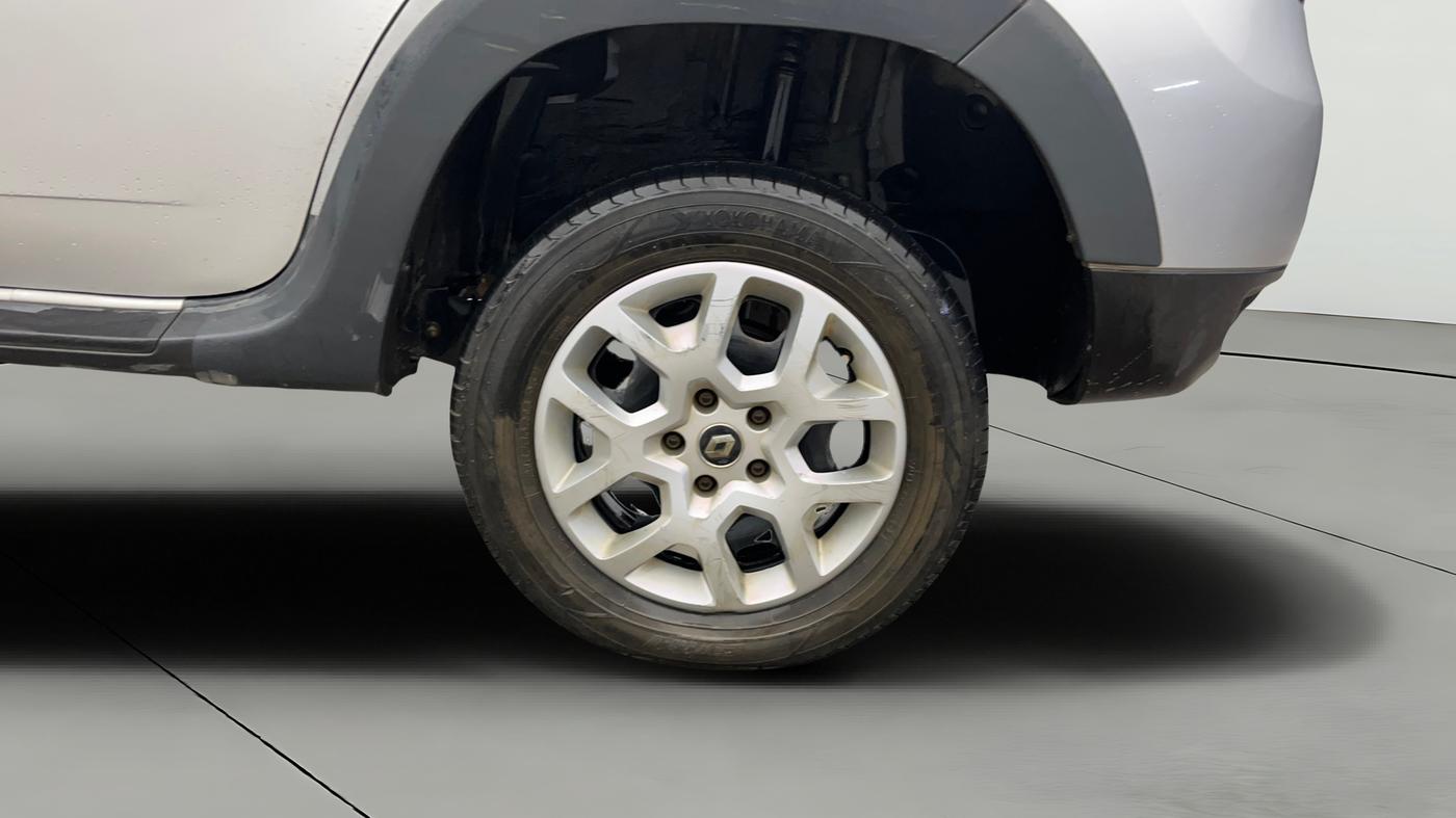 2020 Renault Duster RXS 1.5 PETROL MT, Petrol, Manual, 1,14,302 km, Left Rear Wheel