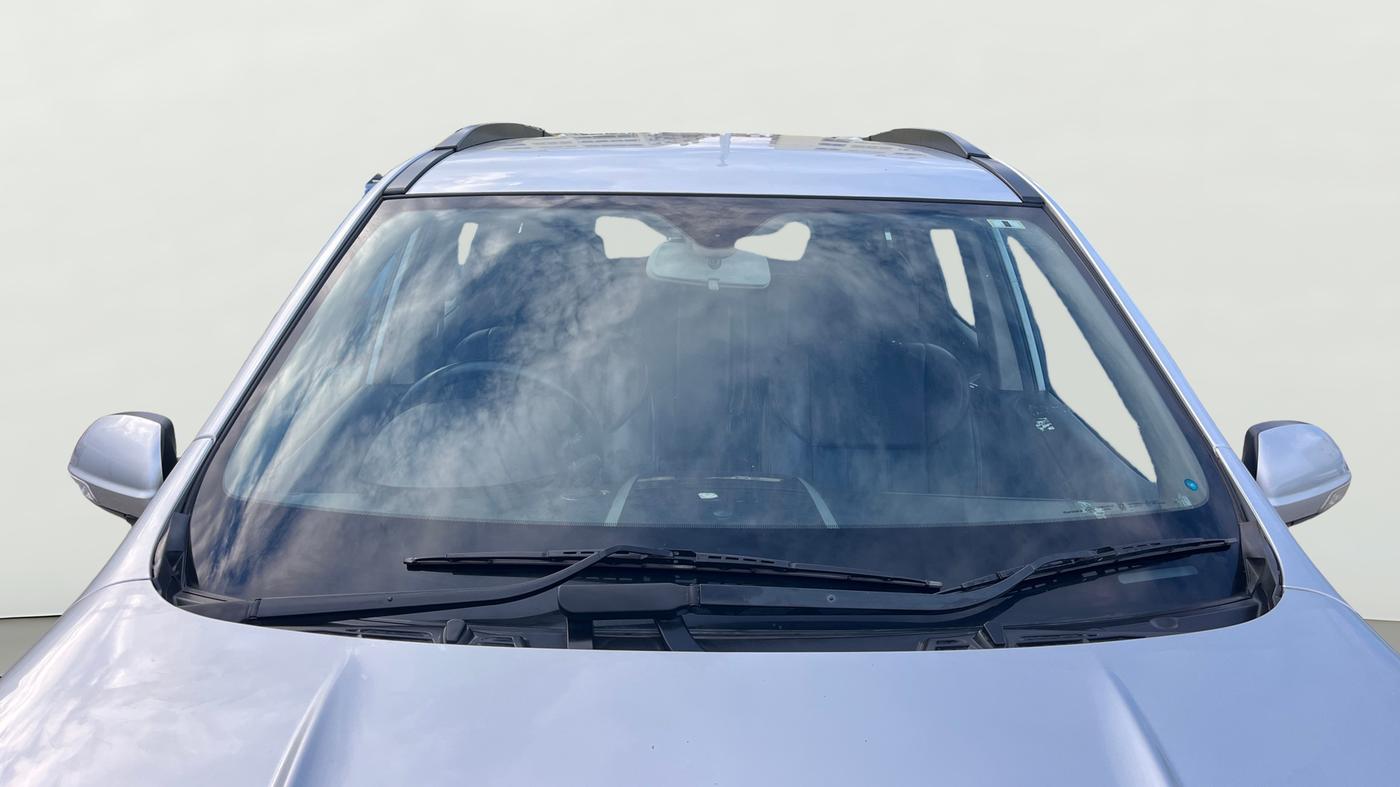 2015 Mahindra XUV500 W8, Diesel, Manual, 73,980 km, Front Windshield
