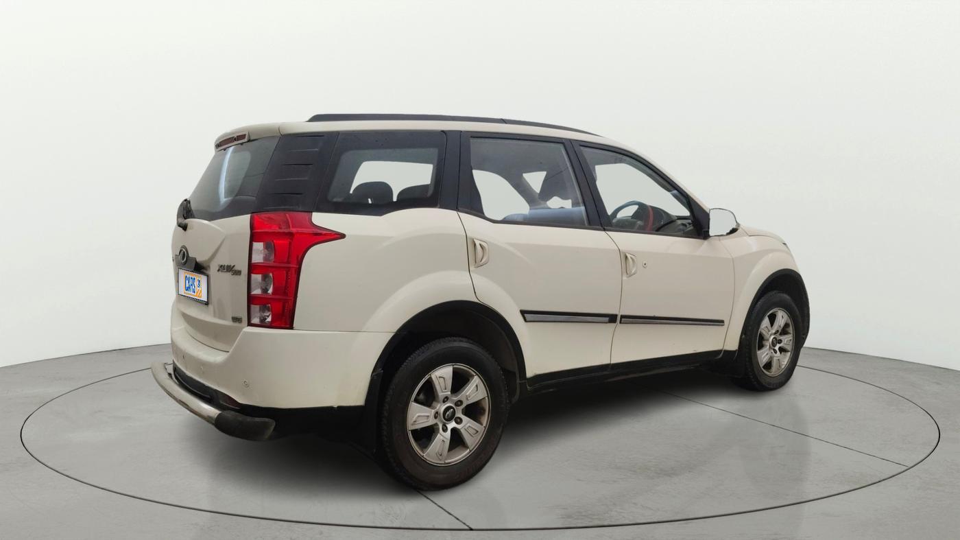 2015 Mahindra XUV500 W8, Diesel, Manual, 1,14,318 km, Right Back Diagonal
