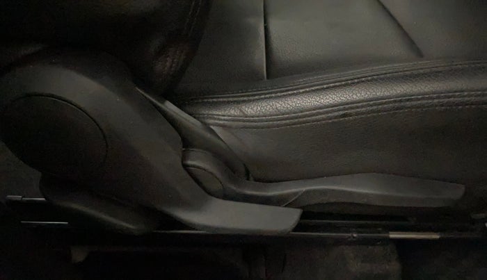 2023 Maruti BREZZA ZXI SMART HYBRID , Petrol, Manual, 39,187 km, Driver Side Adjustment Panel