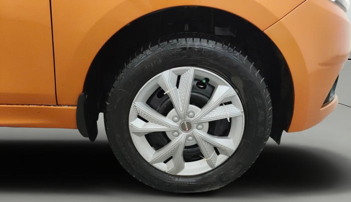 2016 Tata Tiago XT PETROL, Petrol, Manual, 1,09,669 km, Right Front Wheel