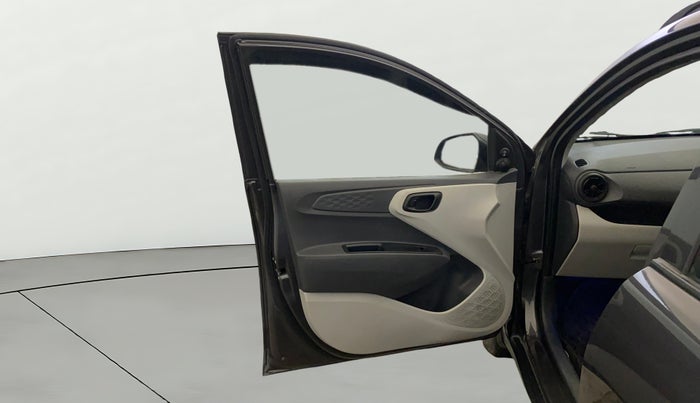 2023 Hyundai GRAND I10 NIOS ERA 1.2 KAPPA VTVT, Petrol, Manual, 12,782 km, LHS Front Door