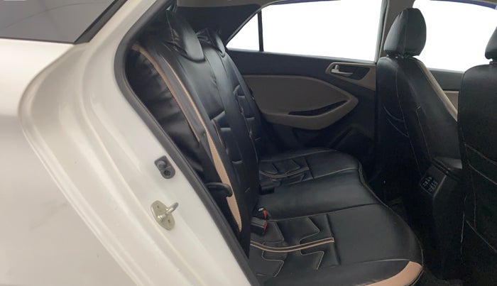 2020 Hyundai Elite i20 SPORTZ PLUS 1.2 DUAL TONE, Petrol, Manual, 27,176 km, Right Side Rear Door Cabin