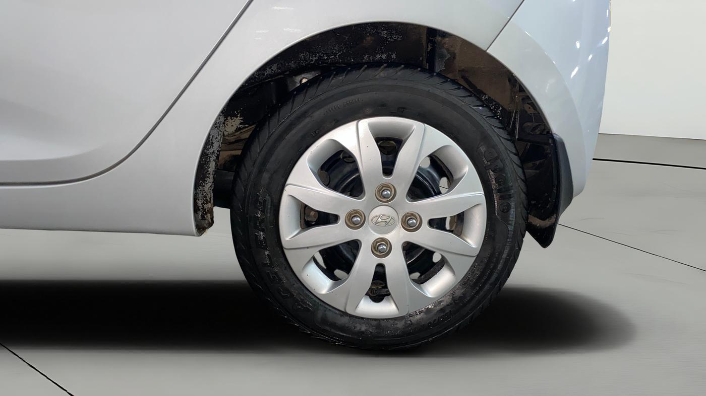 2014 Hyundai Eon MAGNA +, Petrol, Manual, 14,123 km, Left Rear Wheel