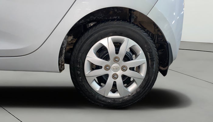 2014 Hyundai Eon MAGNA +, Petrol, Manual, 13,924 km, Left Rear Wheel