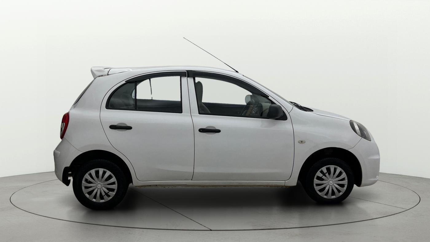 2016 Nissan Micra Active XL, Petrol, Manual, 33,839 km, Right Side View