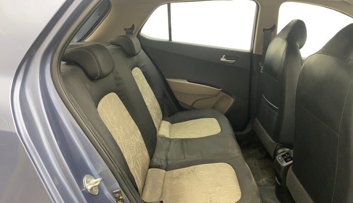 2015 Hyundai Grand i10 ASTA 1.1 CRDI, Diesel, Manual, 1,33,575 km, Right Side Rear Door Cabin