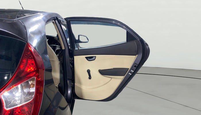 2015 Hyundai Eon SPORTZ, Petrol, Manual, 33,877 km, RHS Rear Door