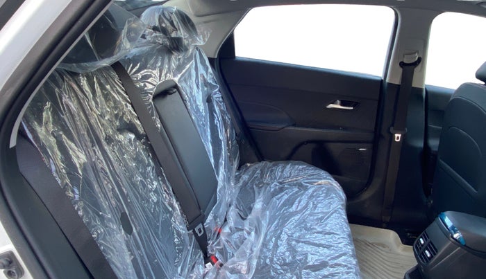 2024 Hyundai Verna SX (O) 1.5 TURBO PETROL DCT, Petrol, Automatic, 3,081 km, Right Side Rear Door Cabin