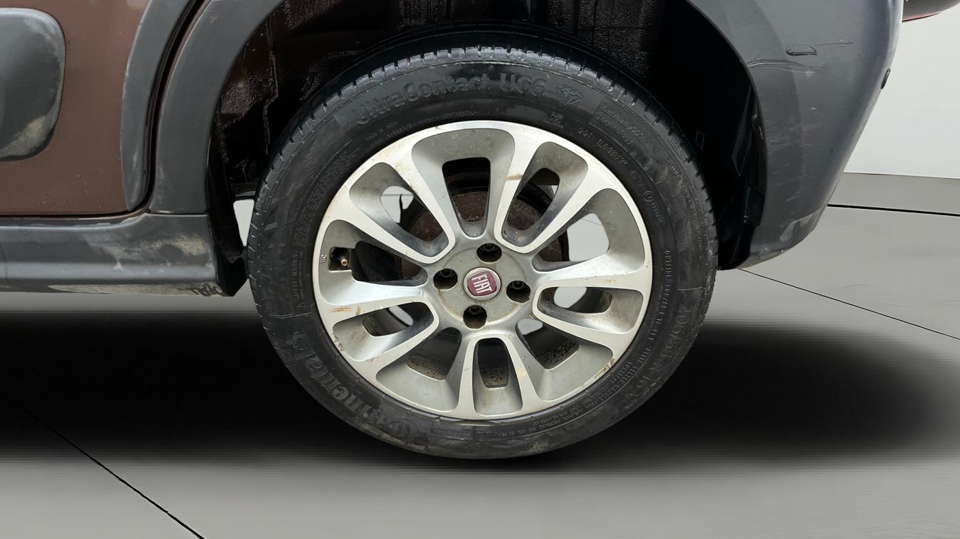 2014 Fiat Avventura EMOTION MULTIJET 1.3, Diesel, Manual, 1,11,987 km, Left Rear Wheel