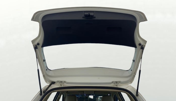 2014 Volkswagen Polo HIGHLINE1.2L, Petrol, Manual, 71,656 km, Boot Door Open