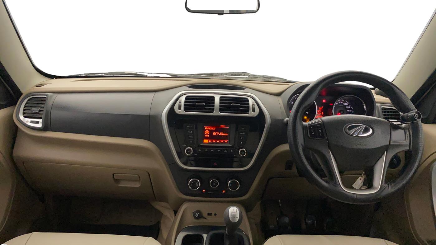 2017 Mahindra TUV300 T8, Diesel, Manual, 87,345 km, Dashboard