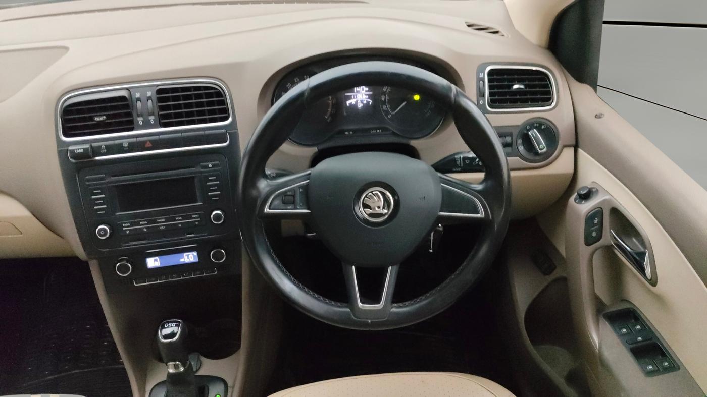 2016 Skoda Rapid 1.5 TDI CR STYLE PLUS AT, Diesel, Automatic, 1,11,375 km, Steering Wheel Close Up