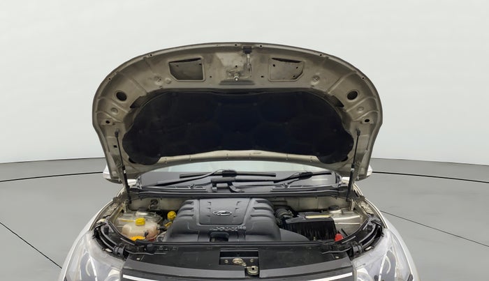 2016 Mahindra XUV500 W10 1.99, Diesel, Manual, 53,060 km, Open Bonet