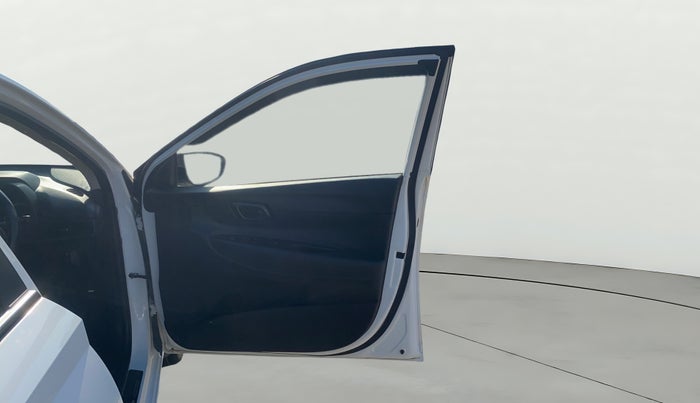 2021 Hyundai NEW I20 MAGNA 1.2 MT, Petrol, Manual, 37,237 km, RHS Front Door