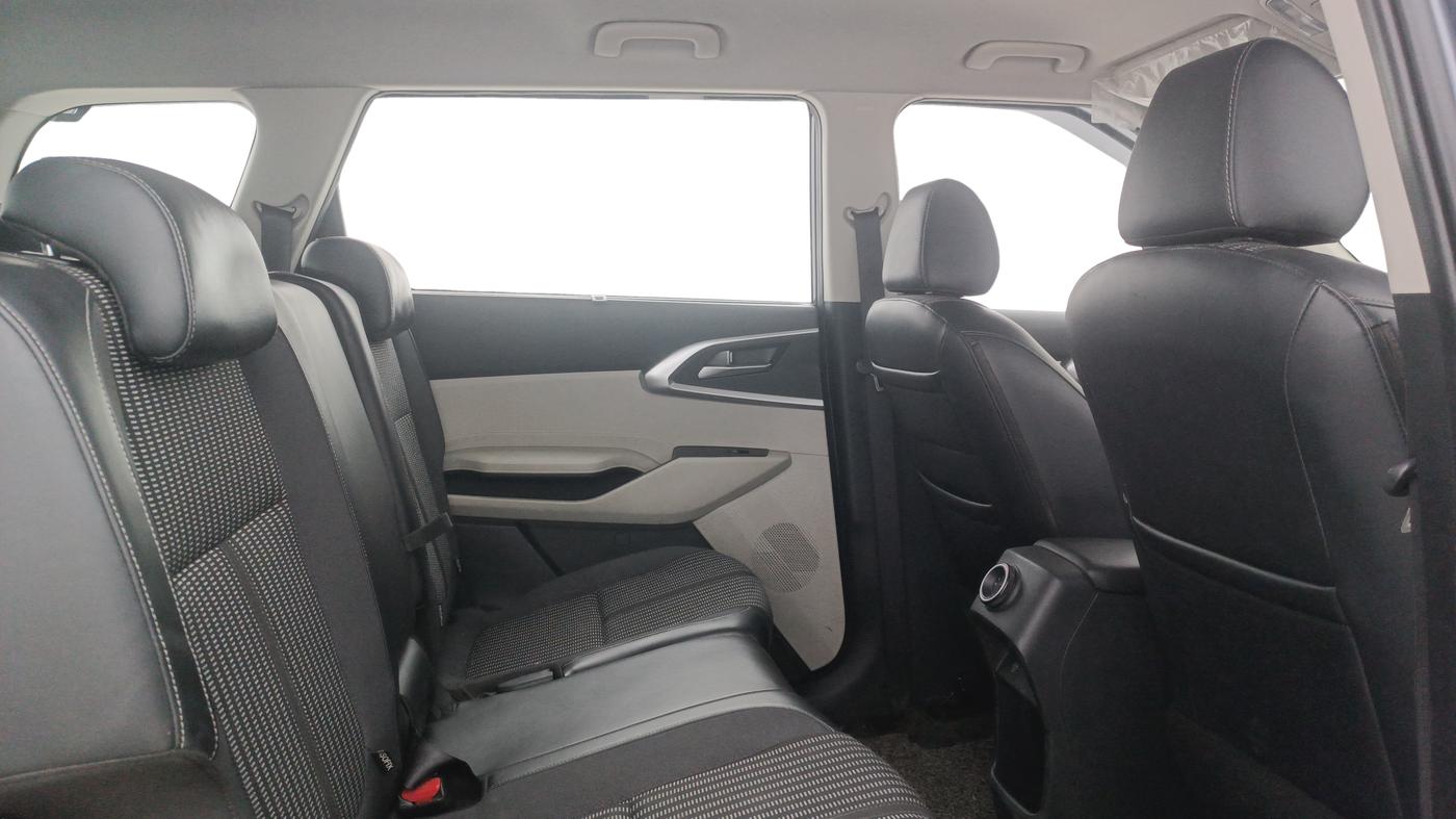 2022 KIA CARENS PRESTIGE PLUS 1.5 DIESEL 7 STR, Diesel, Manual, 1,27,075 km, Right Side Rear Door Cabin