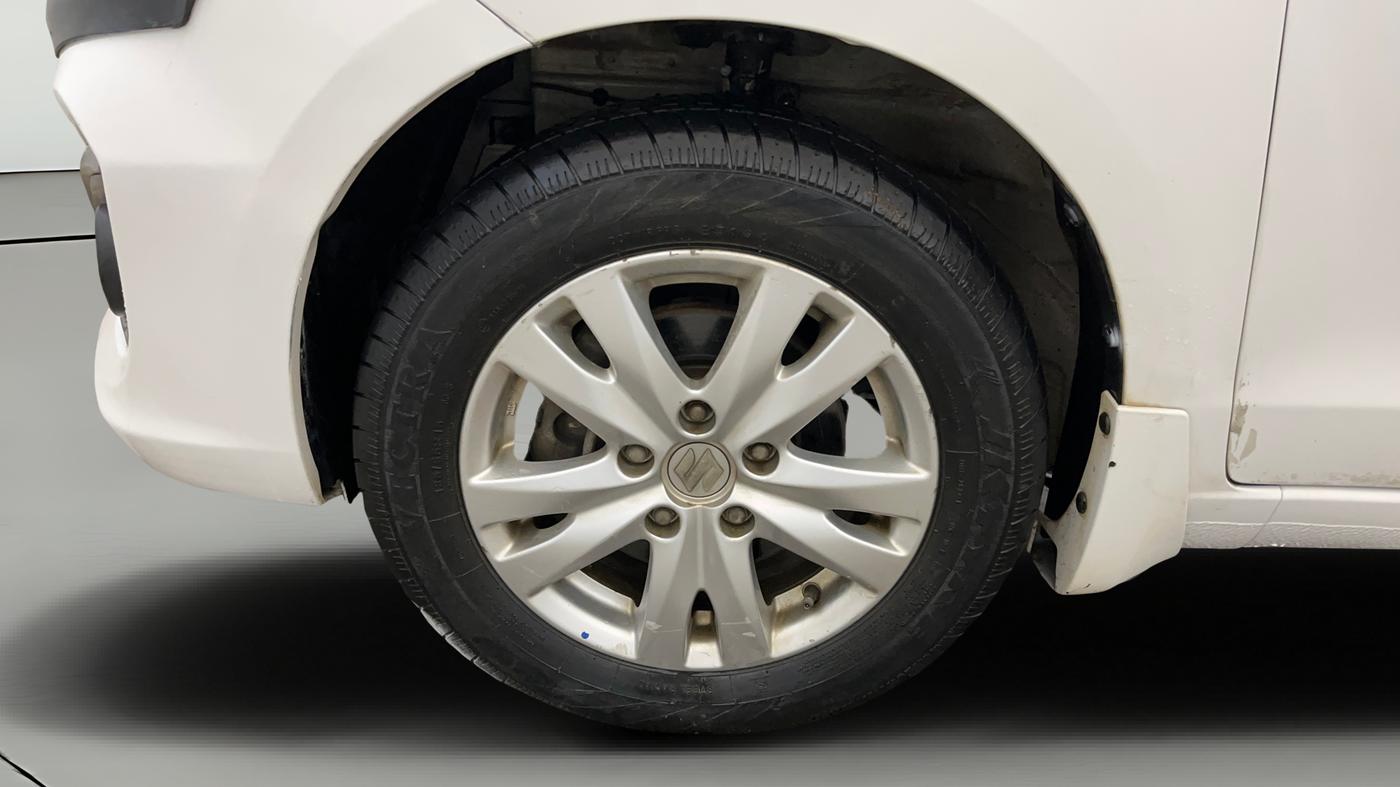 2017 Maruti Ertiga VXI, Petrol, Manual, 38,028 km, Left Front Wheel