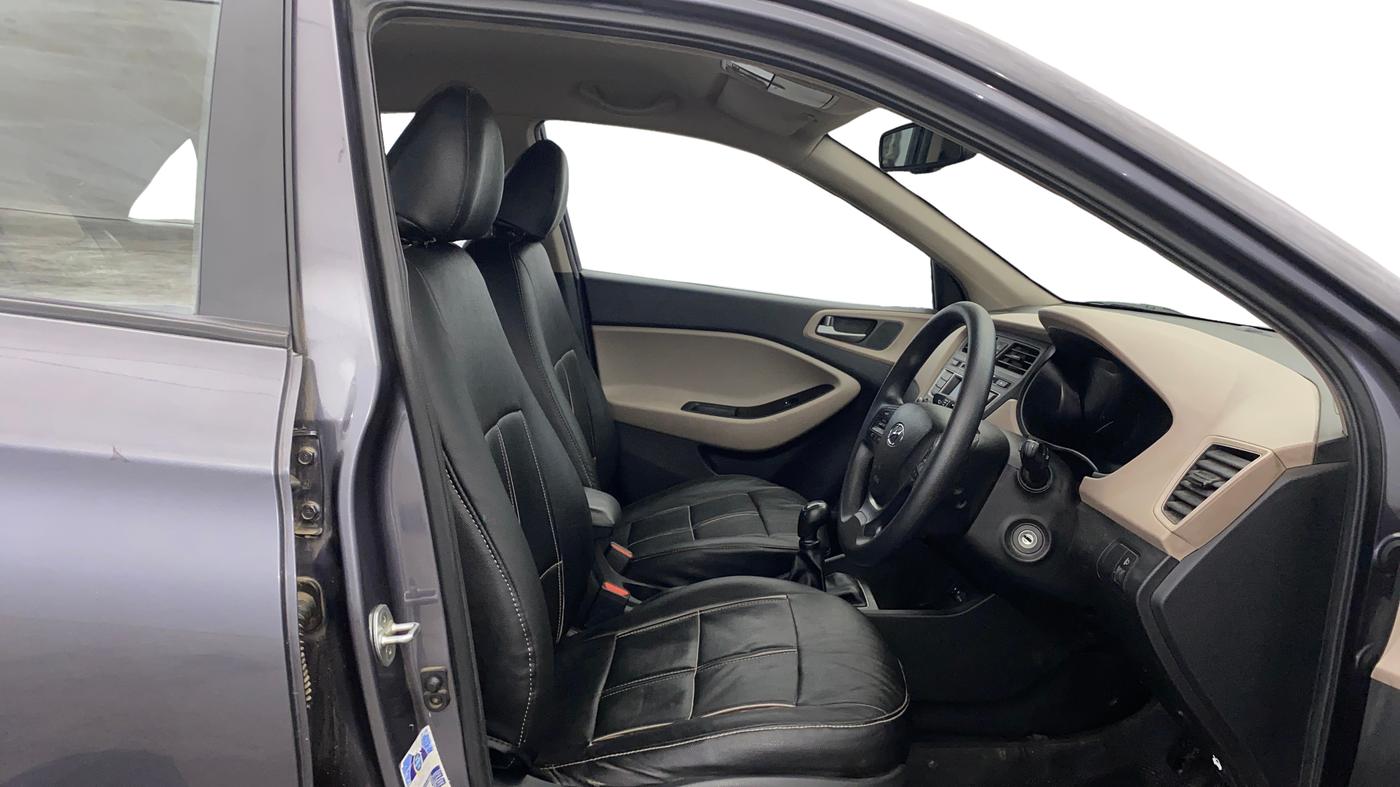 2016 Hyundai Elite i20 SPORTZ 1.2, Petrol, Manual, 74,336 km, Right Side Front Door Cabin
