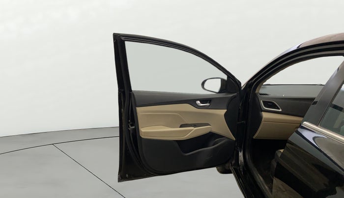 2017 Hyundai Verna 1.6 VTVT SX O, Petrol, Manual, 64,229 km, LHS Front Door